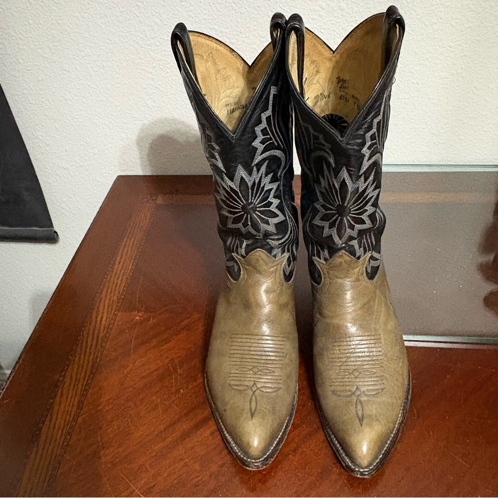 Men’s Tony Lama Leather Western Cowboy Boots Style 6701